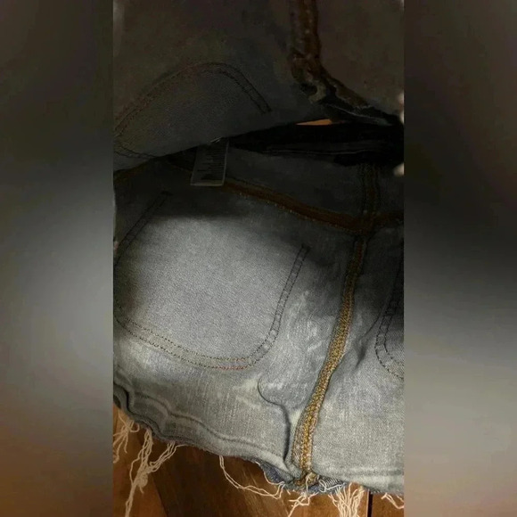 American Eagles Women’s Size 0 Blue Denim Hi-Rise Mini Distressed Jean Skirt​​ - Picture 2 of 7